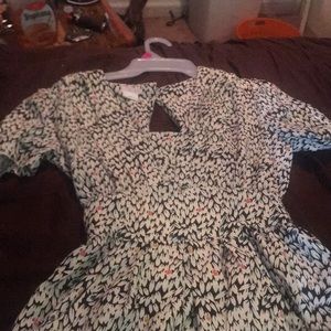 Super cute keyhole back dress